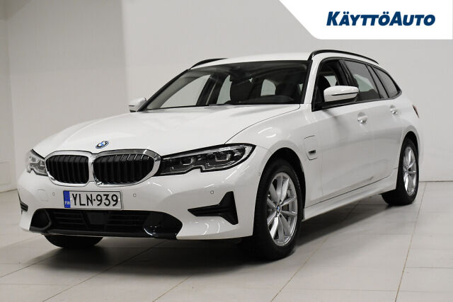 BMW 330E YLN-939