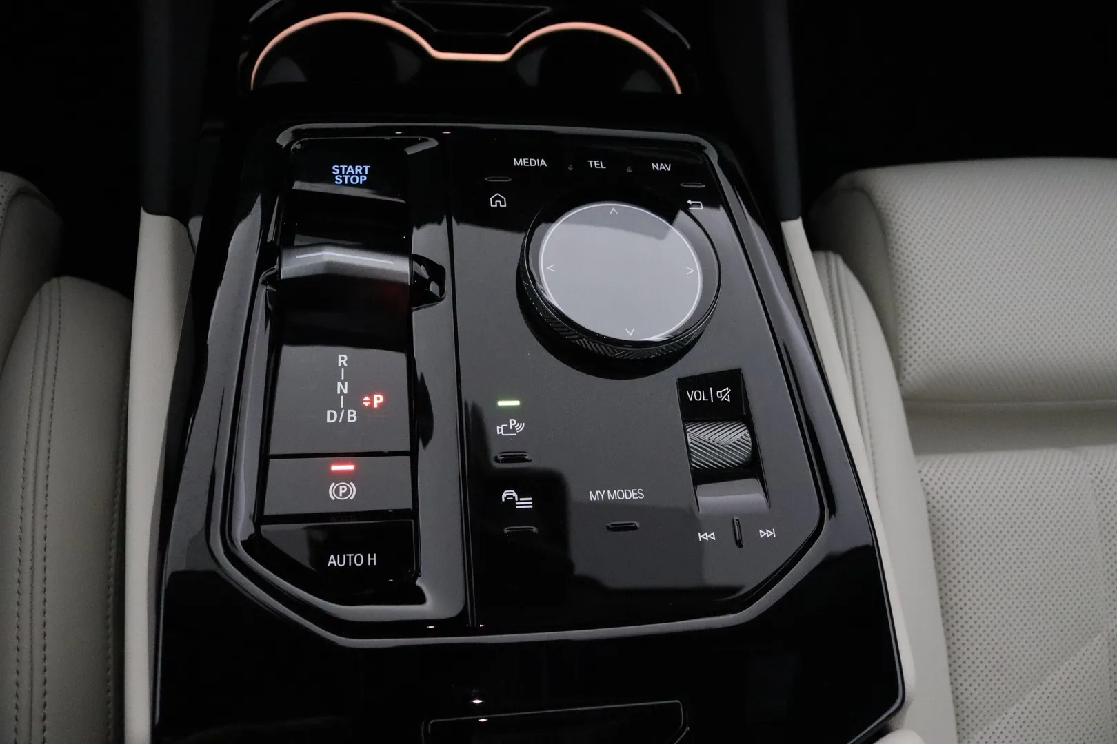 BMW i5 KVR-704 carousel image