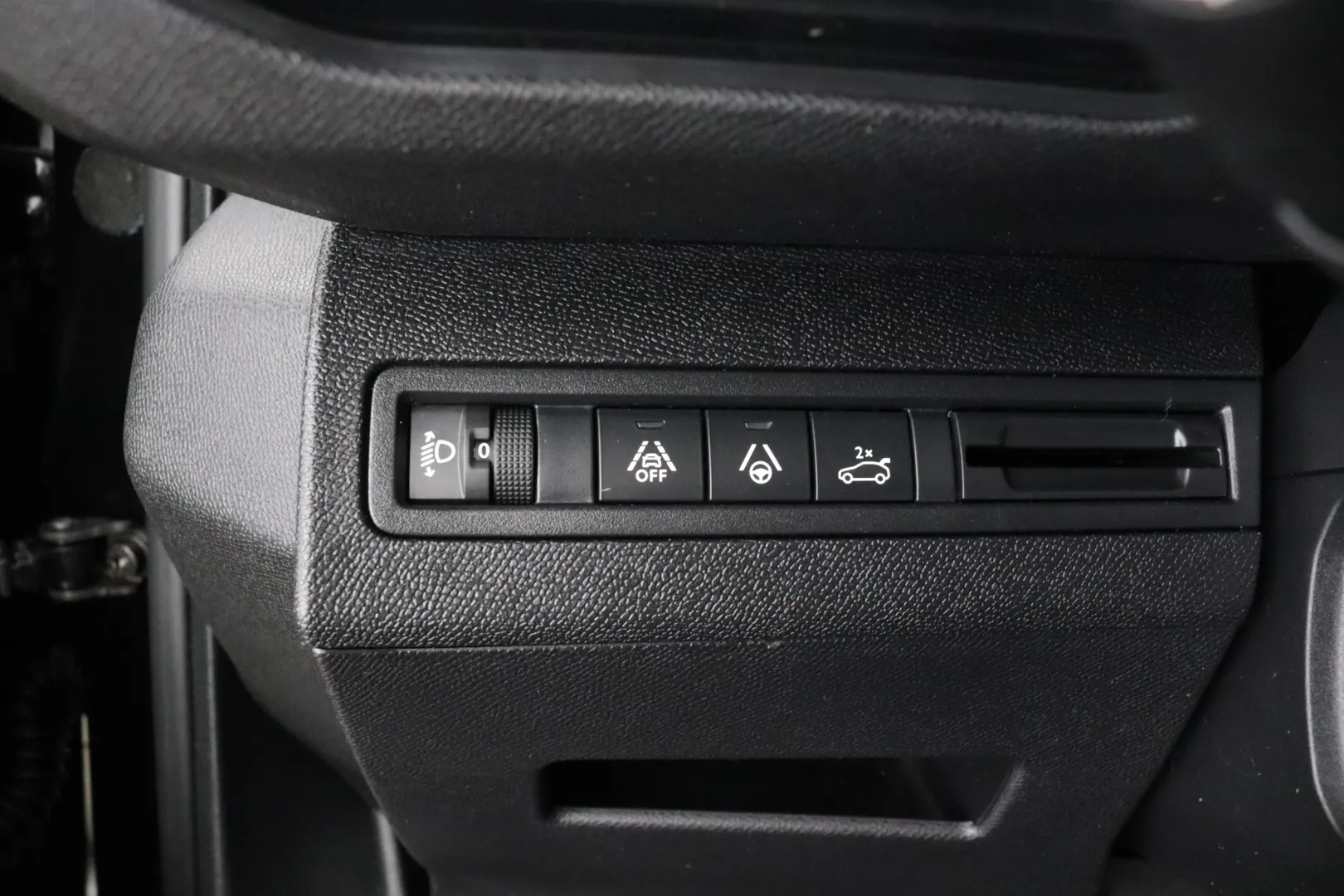 PEUGEOT 5008 XXK-870 carousel image