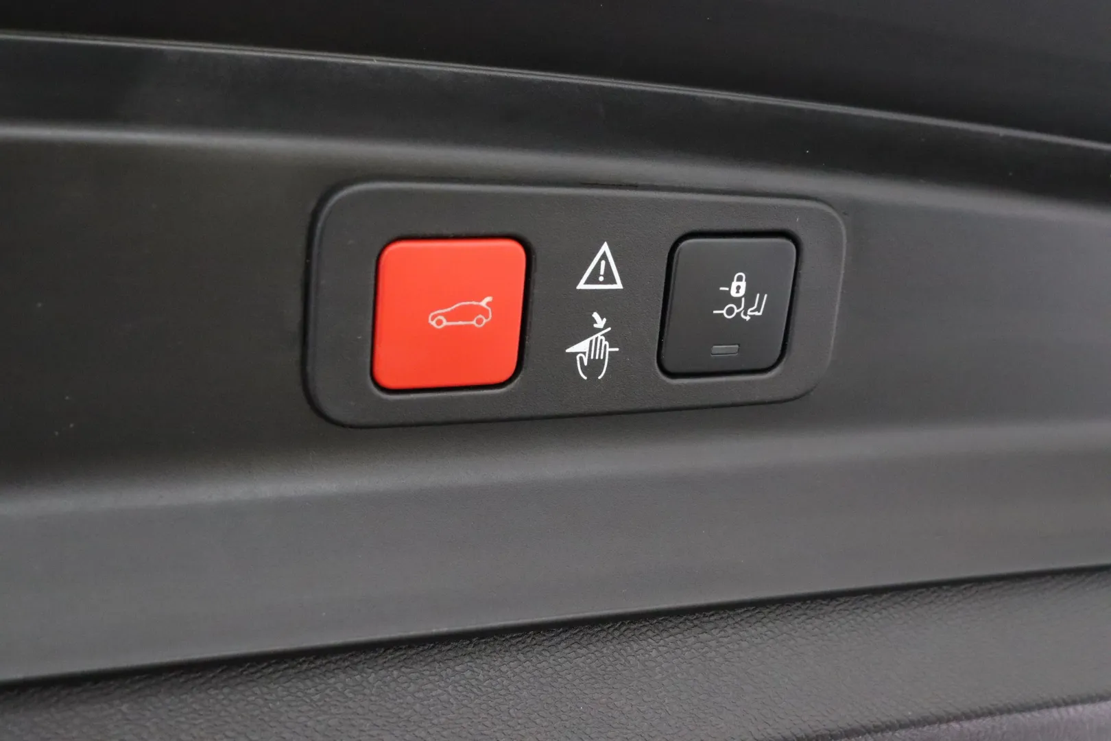 PEUGEOT 5008 XXK-870 carousel image