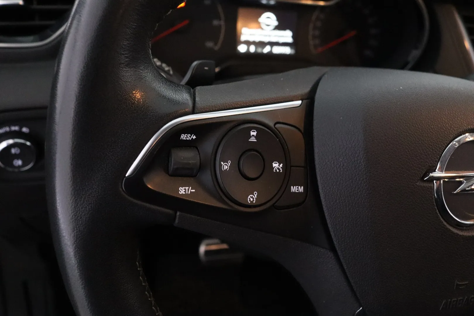 Opel Grandland X MZF-687 carousel image