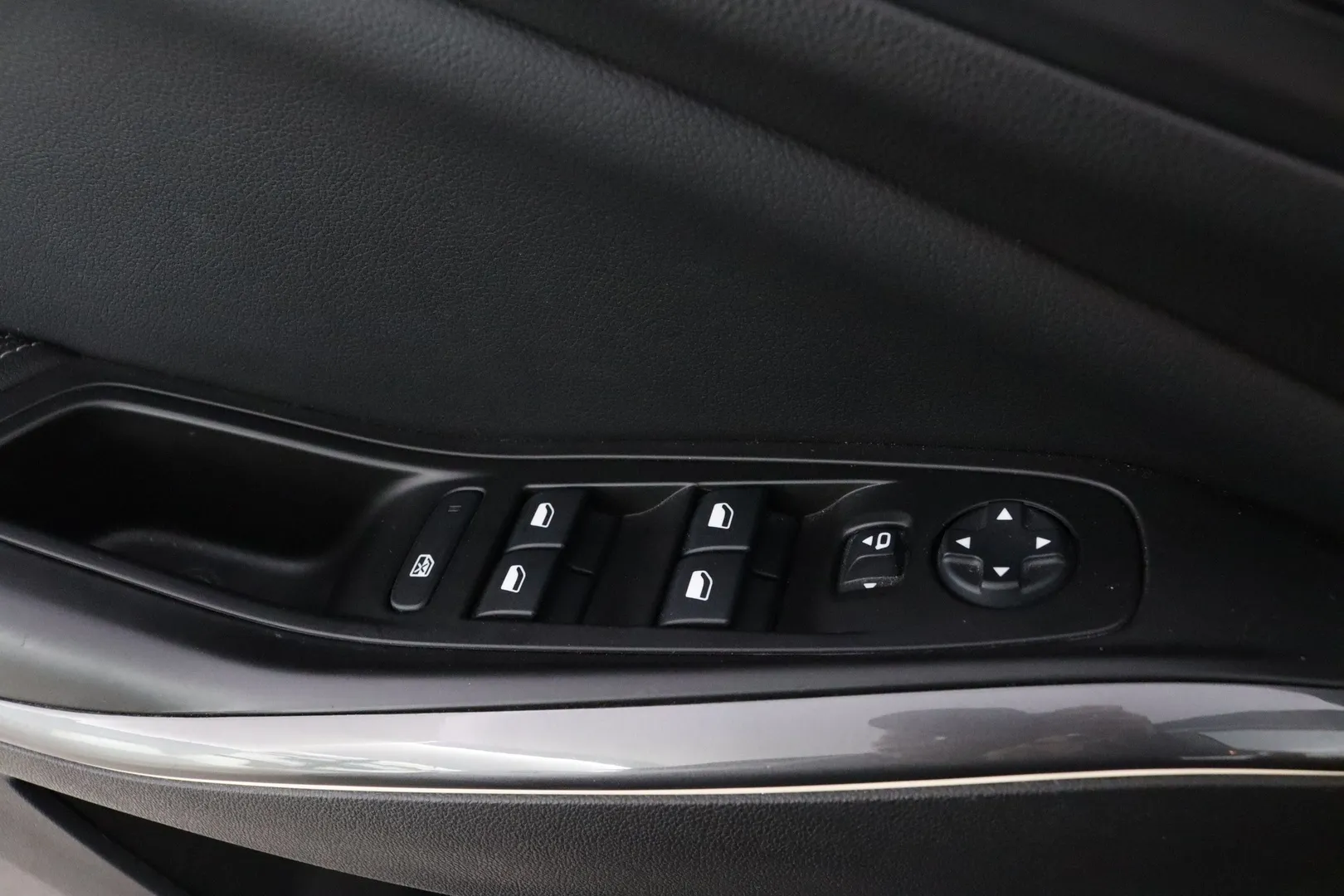 Opel Grandland X MZF-687 carousel image