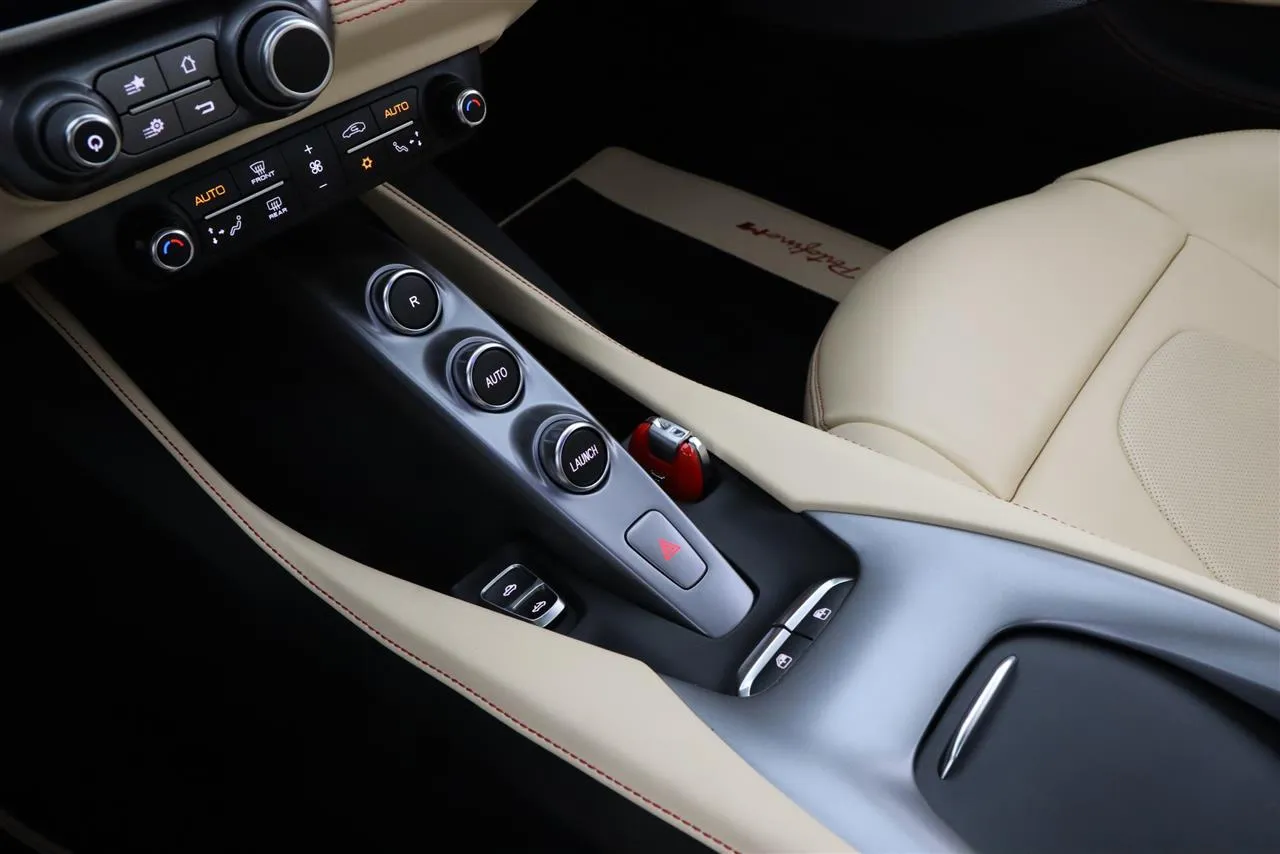 Ferrari Portofino M FUN-620 carousel image