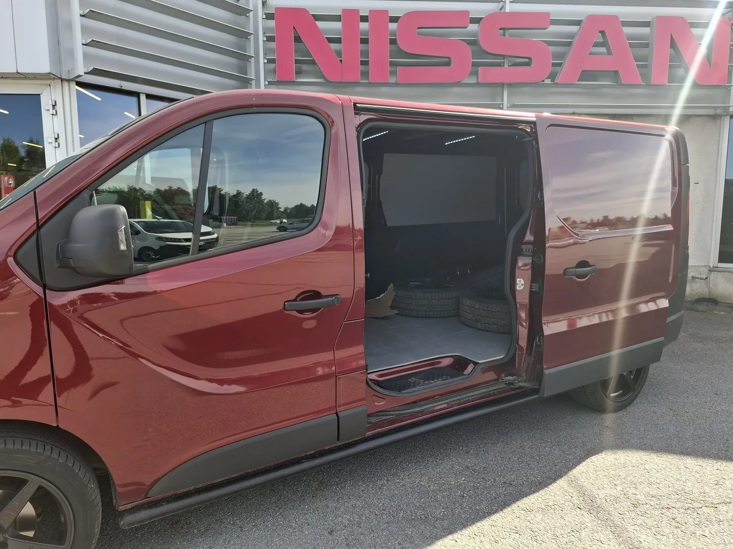 Nissan Primastar RVS-530 carousel image