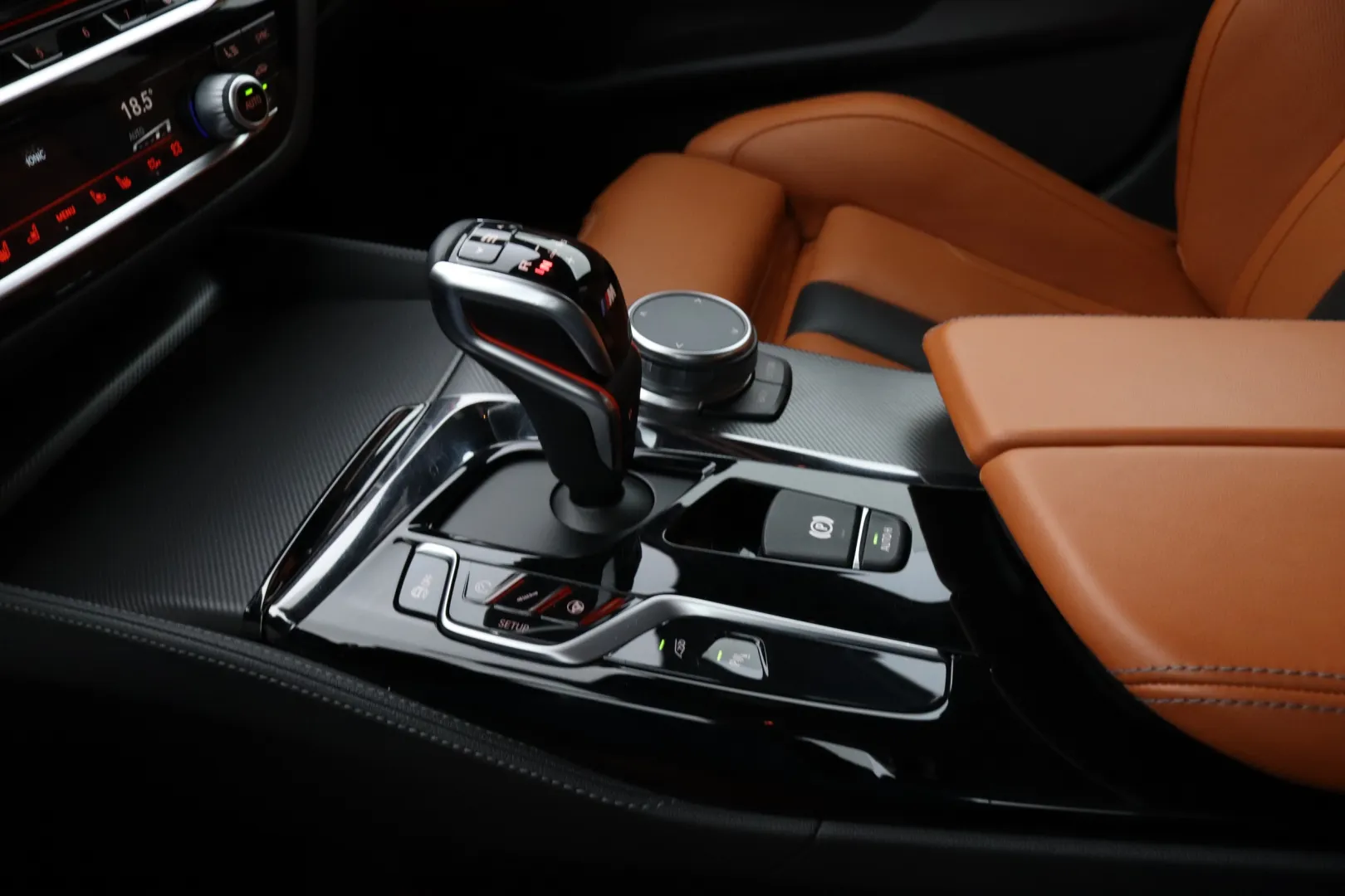 BMW M5 SMU-384 carousel image