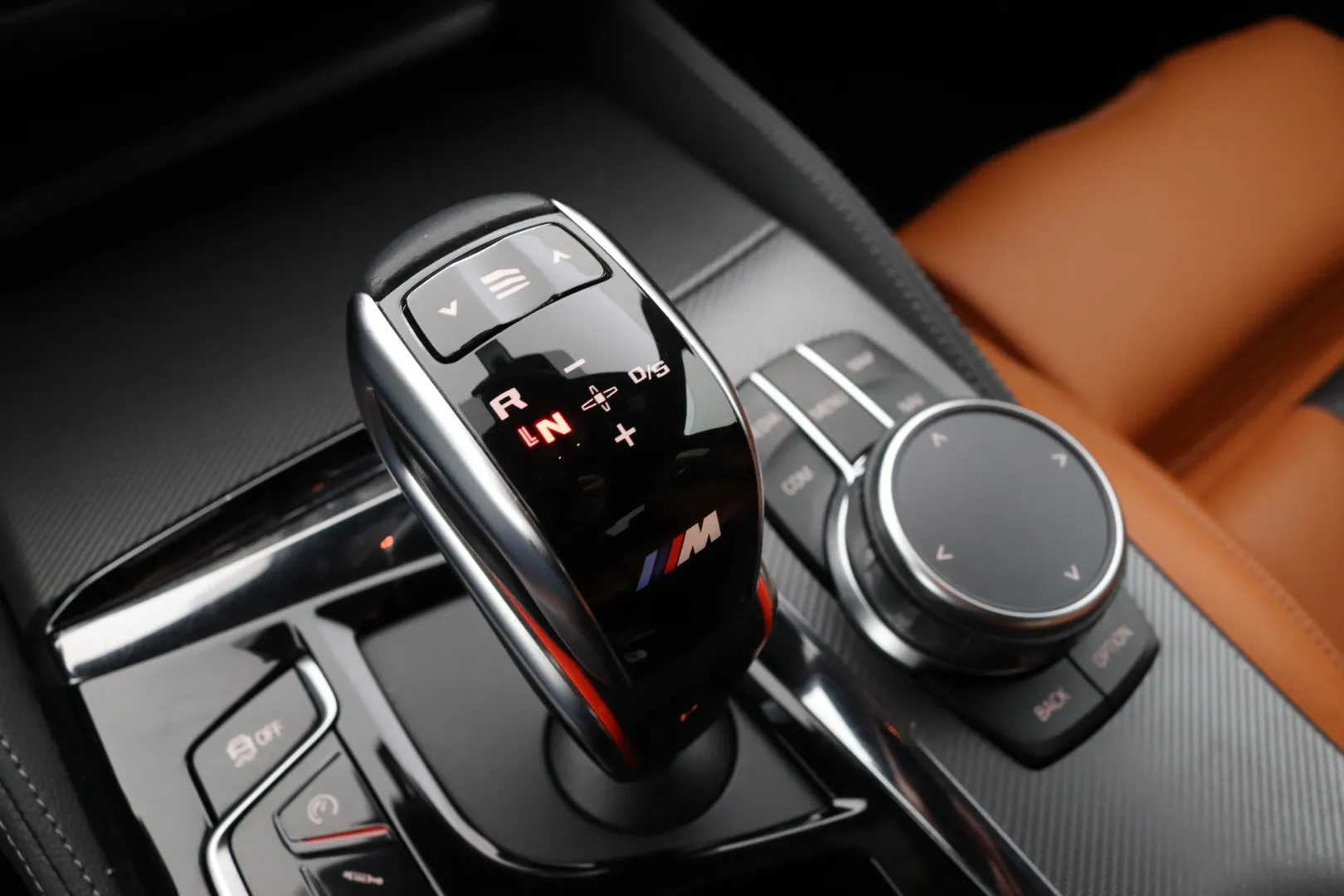 BMW M5 SMU-384 carousel image