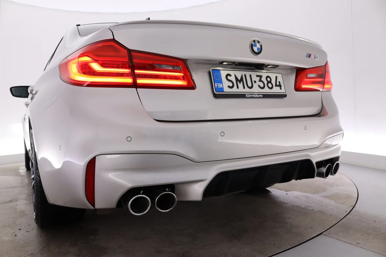 BMW M5 SMU-384 carousel image