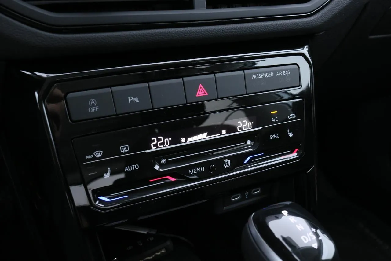 Volkswagen T-Cross NNZ-208 carousel image