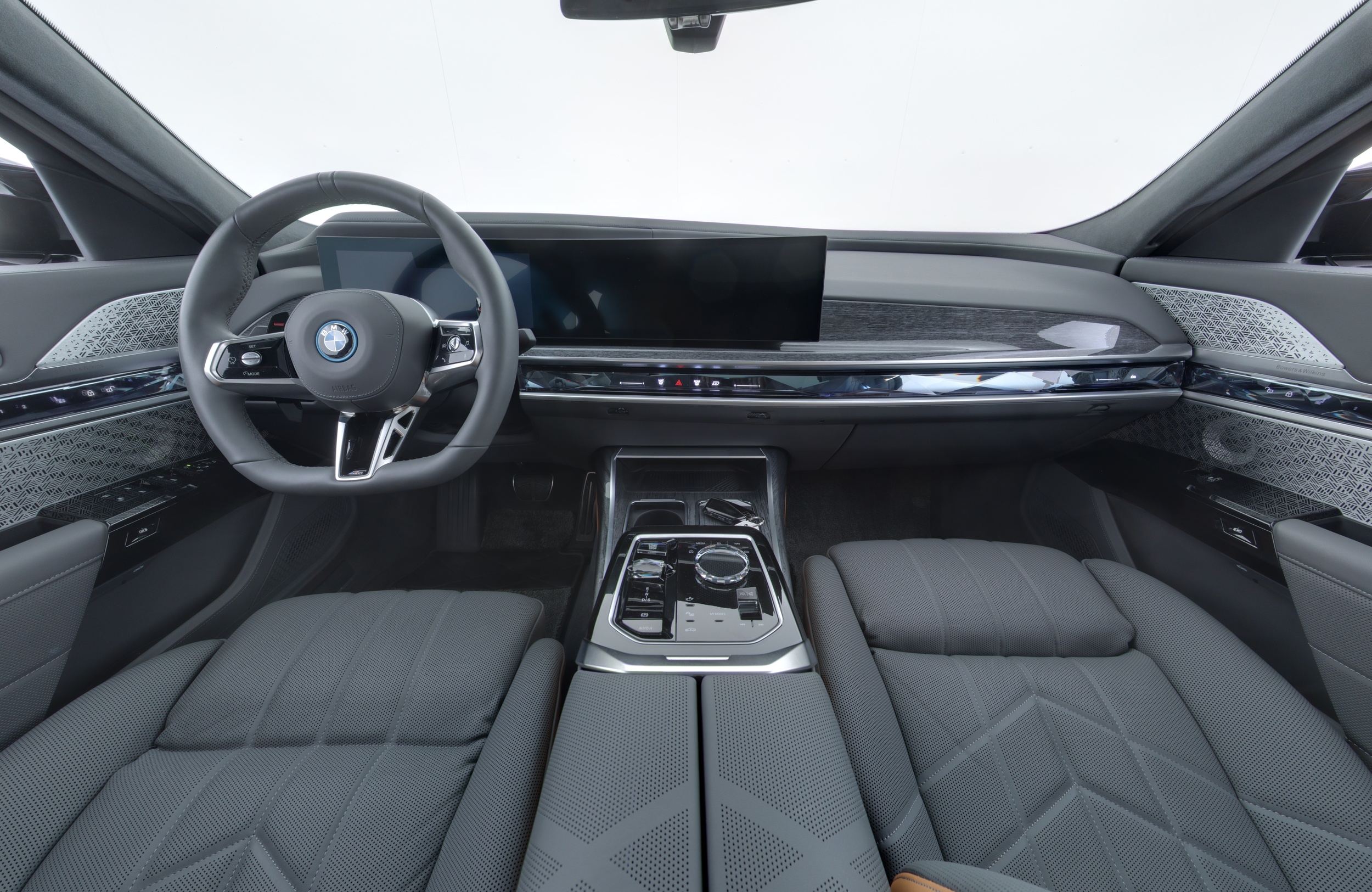 BMW 760 G70 Sedan M760e xDrive 2024, kuva 7/19