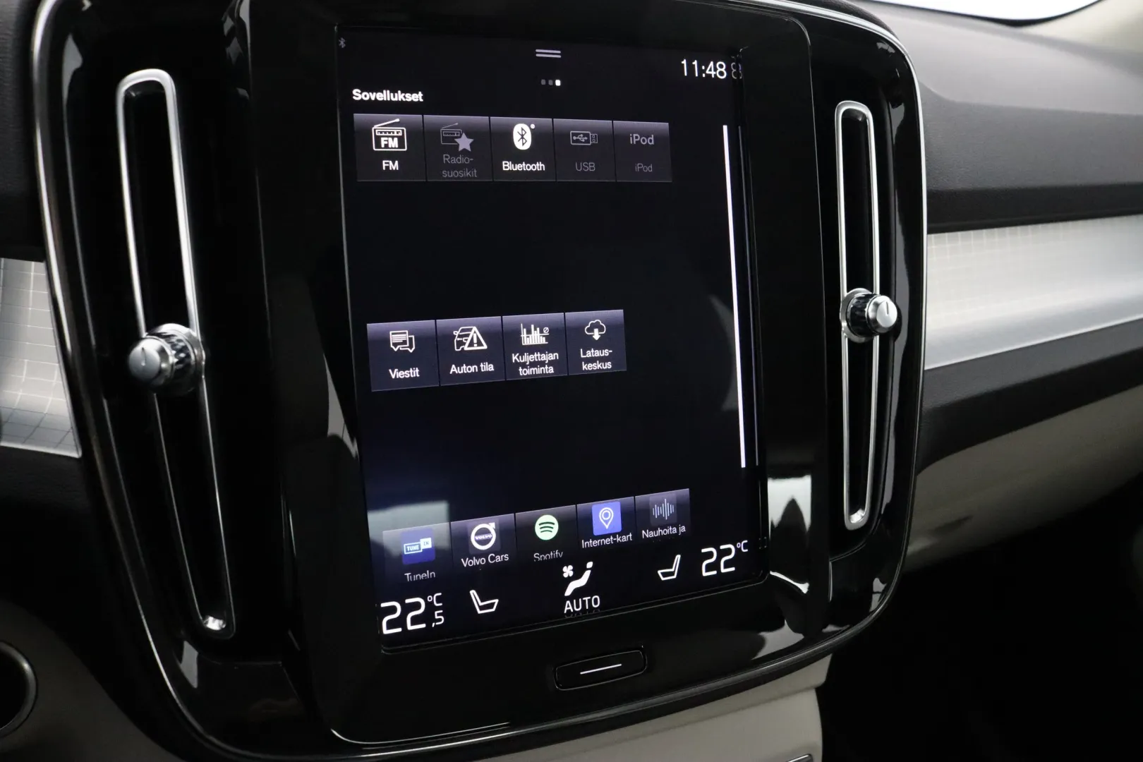 VOLVO XC40 EUS-574 carousel image