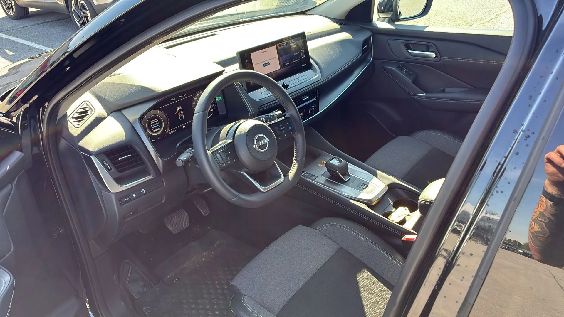 Nissan Qashqai XTJ-466 carousel image