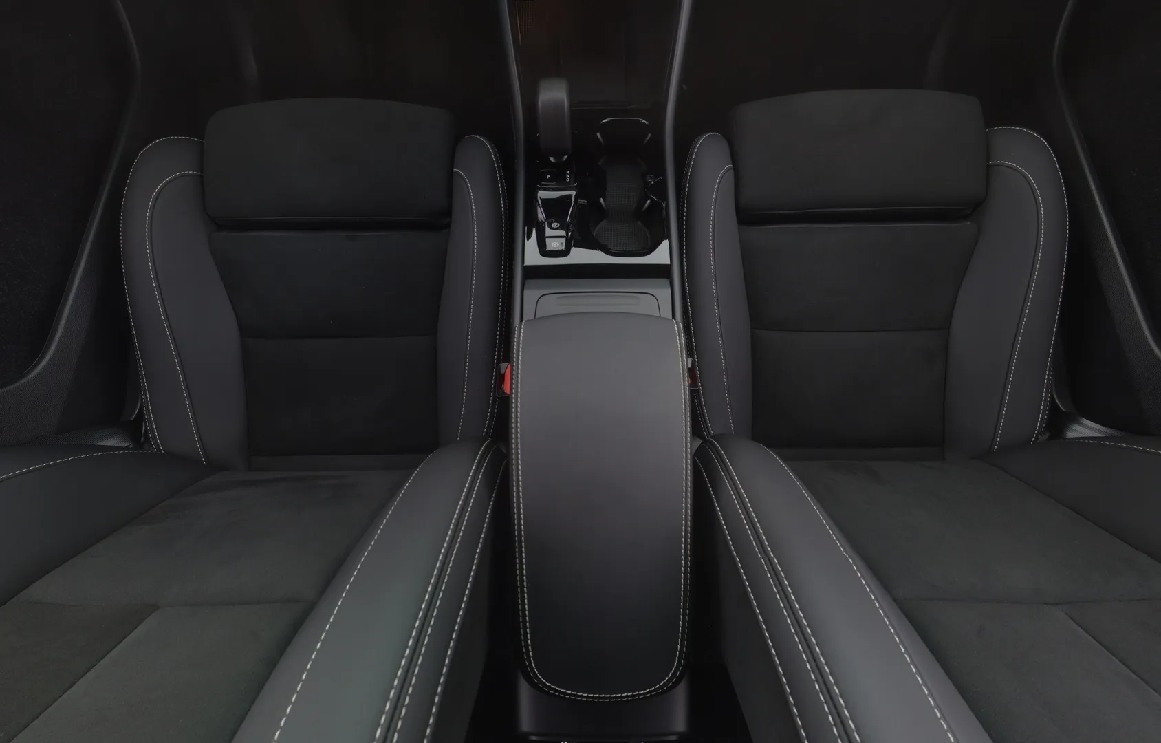 Volvo XC40 EVJ-364 carousel image