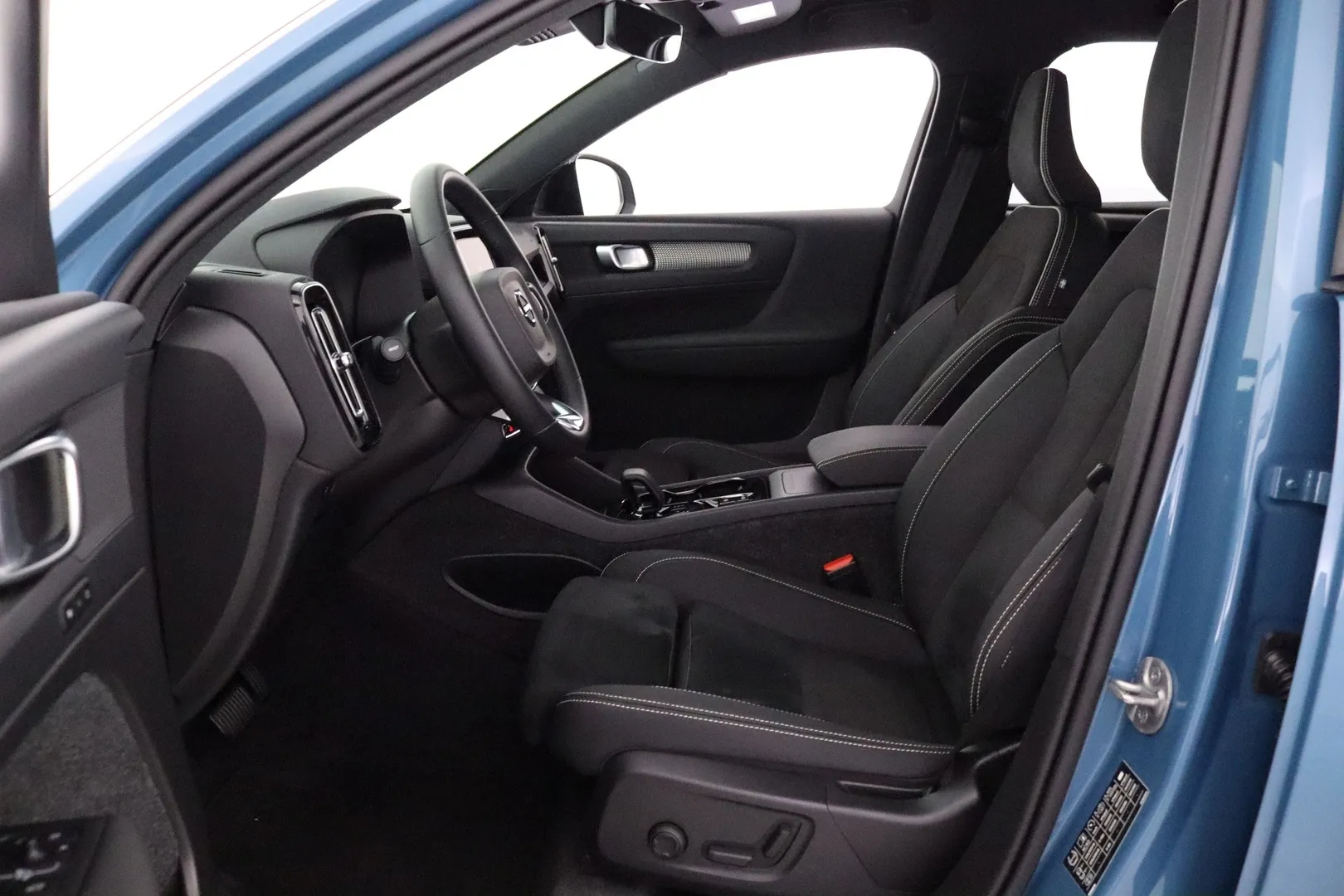 Volvo XC40 EVJ-364 carousel image