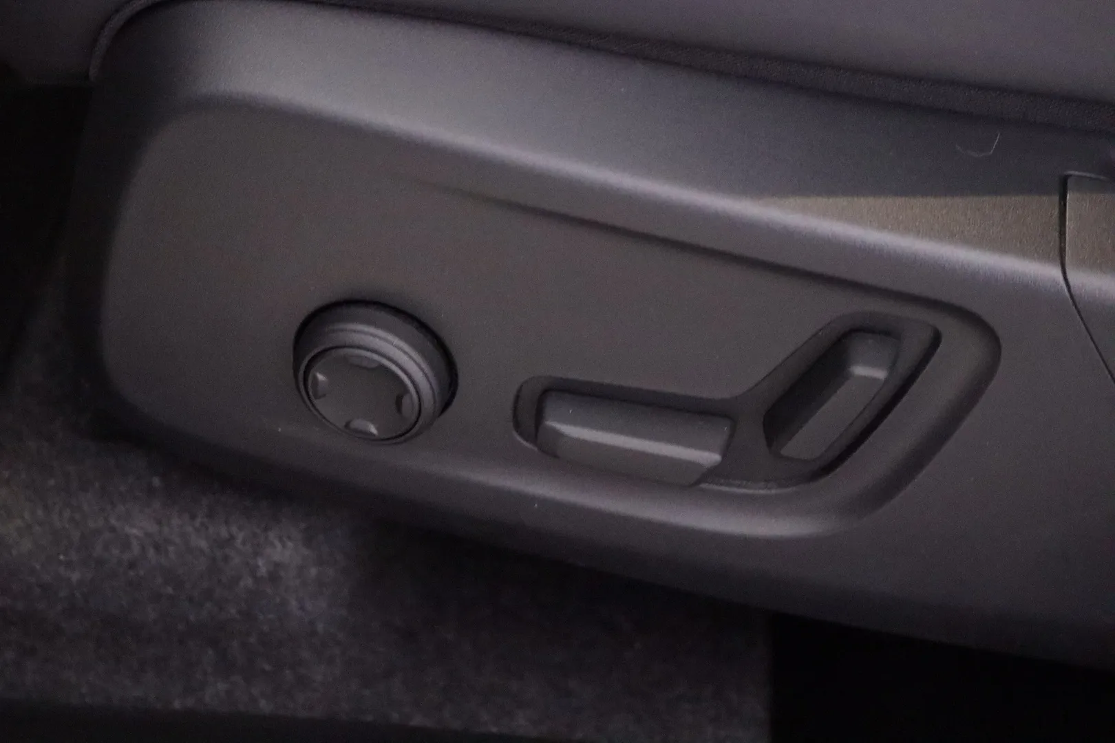 Volvo XC40 EVJ-364 carousel image