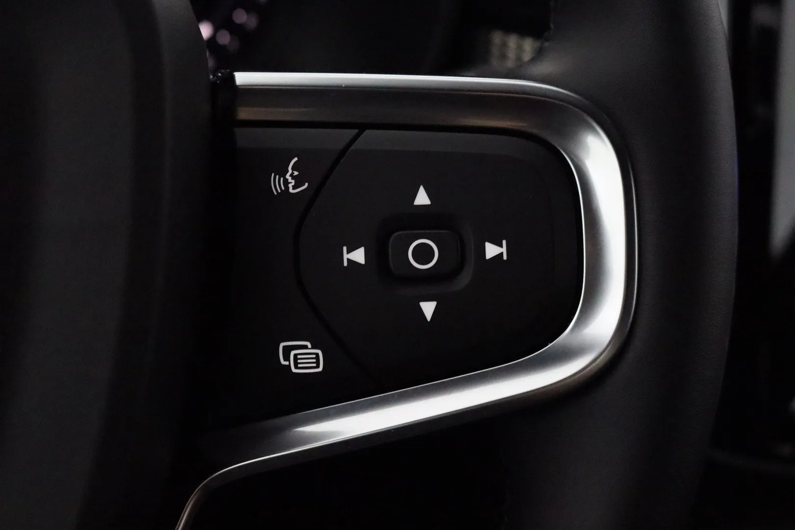 Volvo XC40 EVJ-364 carousel image