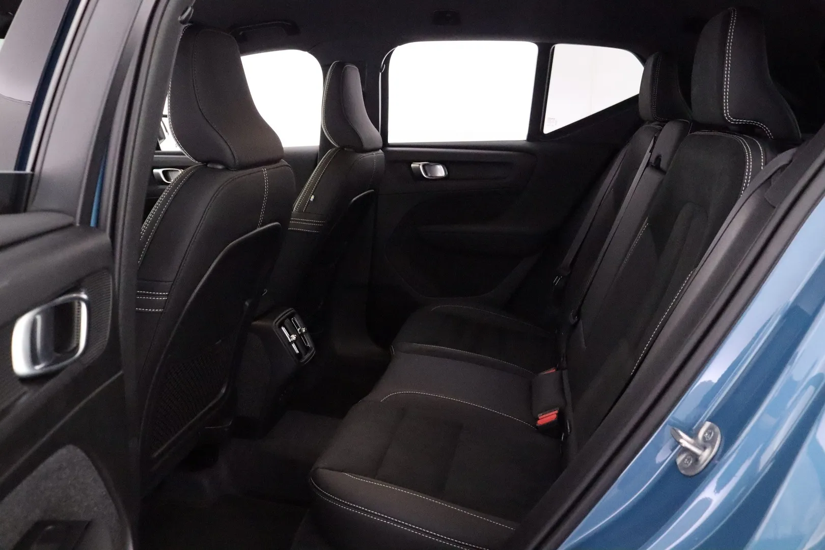 Volvo XC40 EVJ-364 carousel image