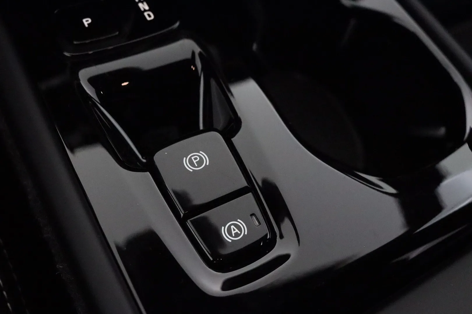 Volvo XC40 EVJ-364 carousel image