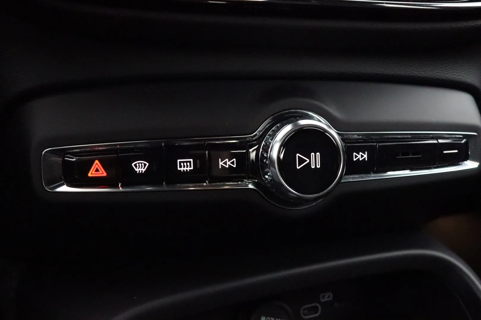 Volvo XC40 EVJ-364 carousel image