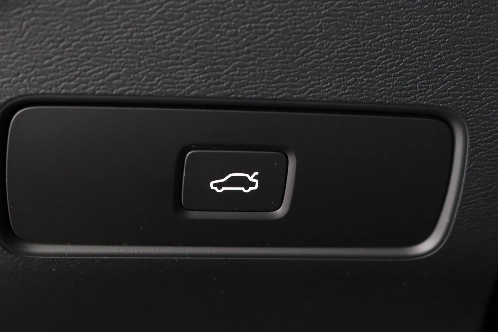 Volvo XC40 EVJ-759 carousel image