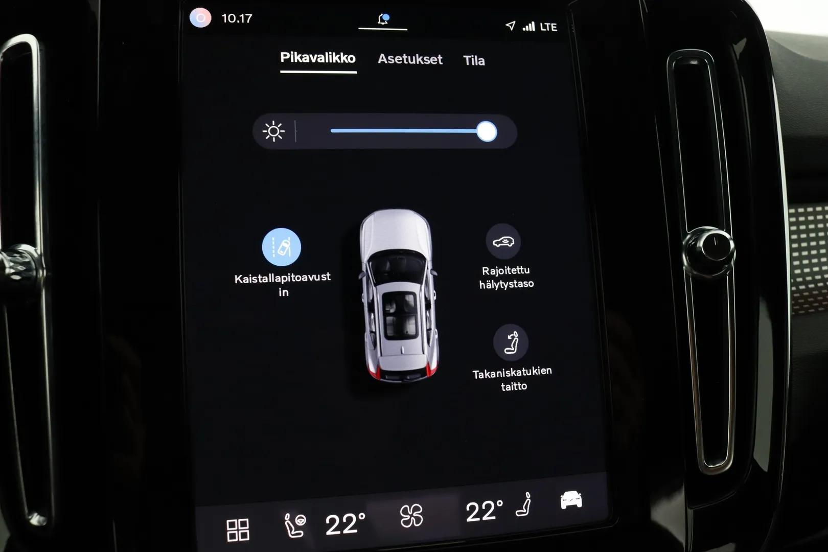Volvo XC40 EVJ-759 carousel image