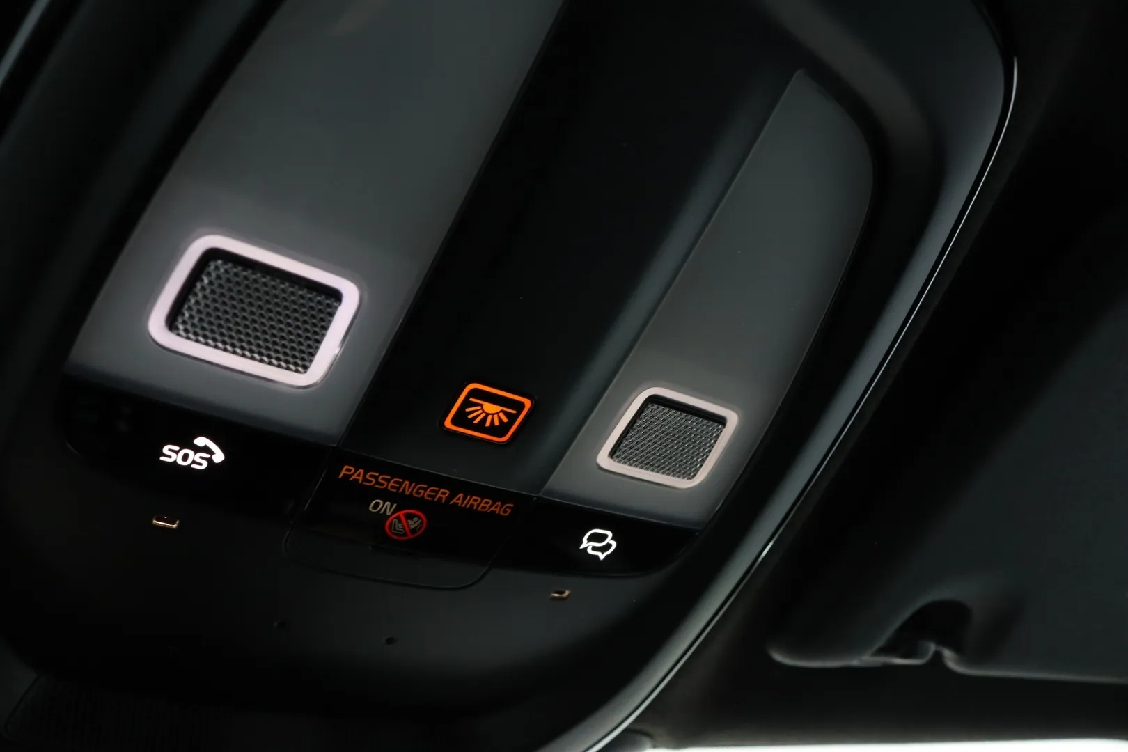 Volvo XC40 EVJ-759 carousel image