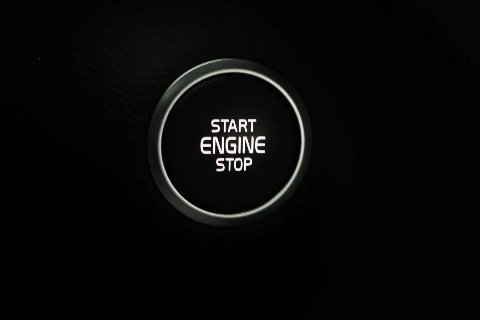 Volvo XC40 EVJ-759 carousel image