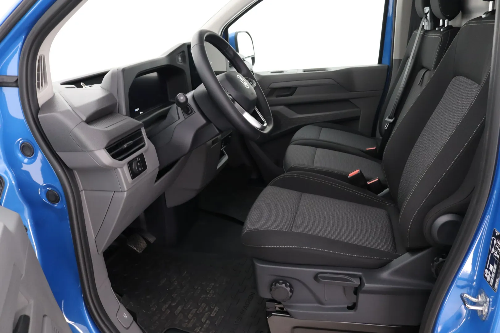 Volkswagen Transporter LTE-845 carousel image