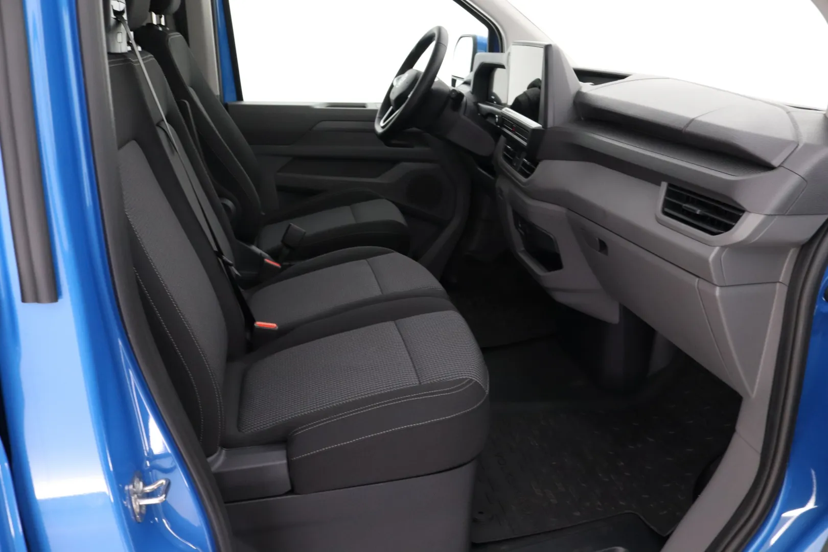 Volkswagen Transporter LTE-845 carousel image