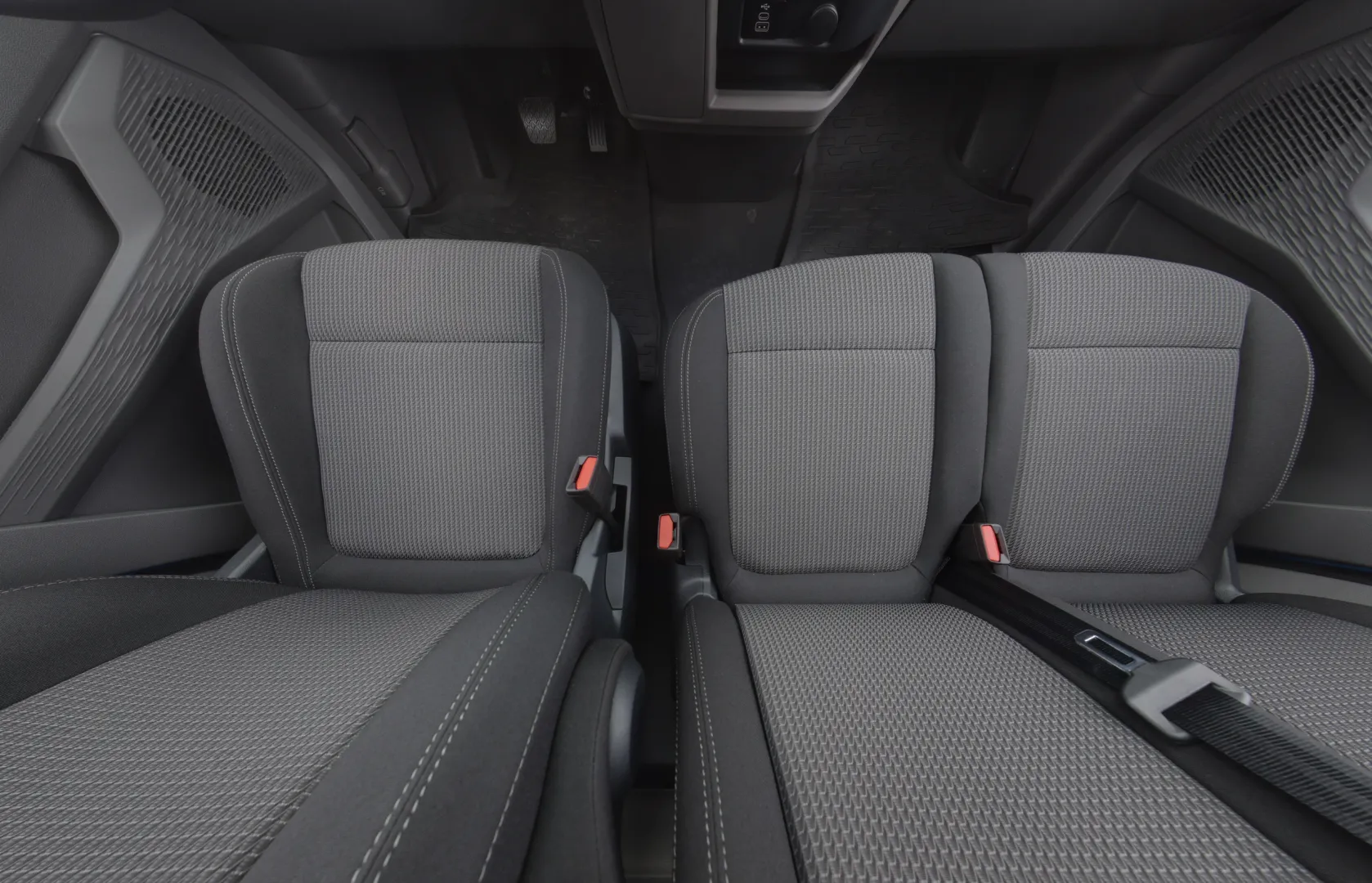 Volkswagen Transporter LTE-845 carousel image