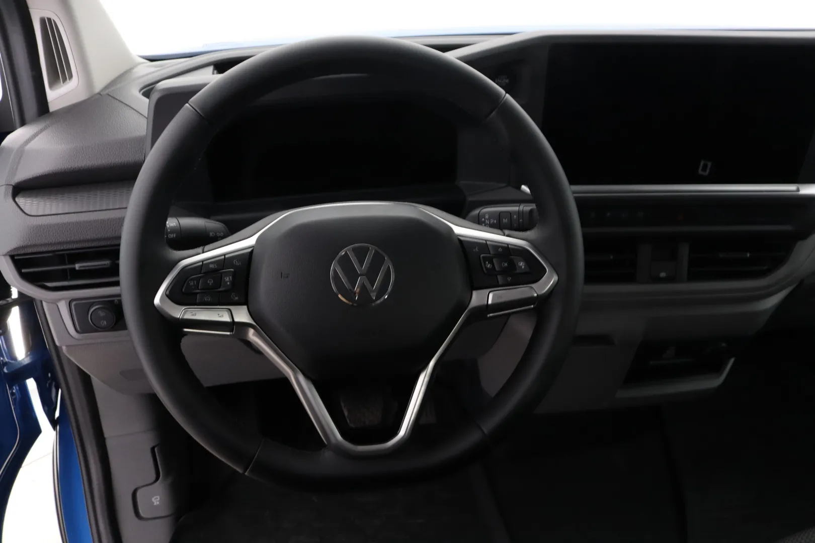 Volkswagen Transporter LTE-845 carousel image