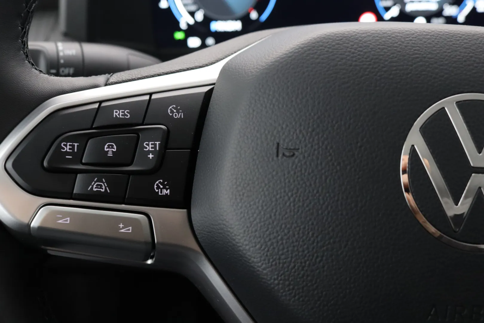 Volkswagen Transporter LTE-845 carousel image