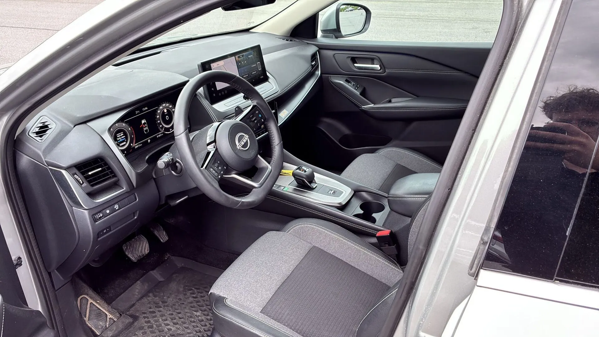 Nissan Qashqai XTJ-473 carousel image
