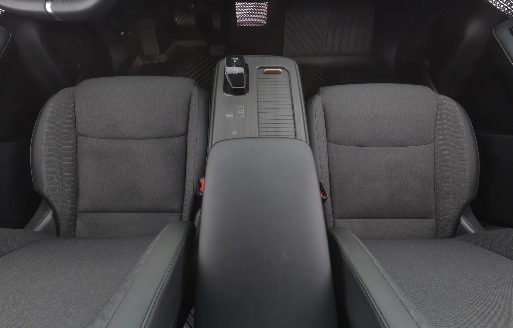 NISSAN Ariya FRG-100 carousel image