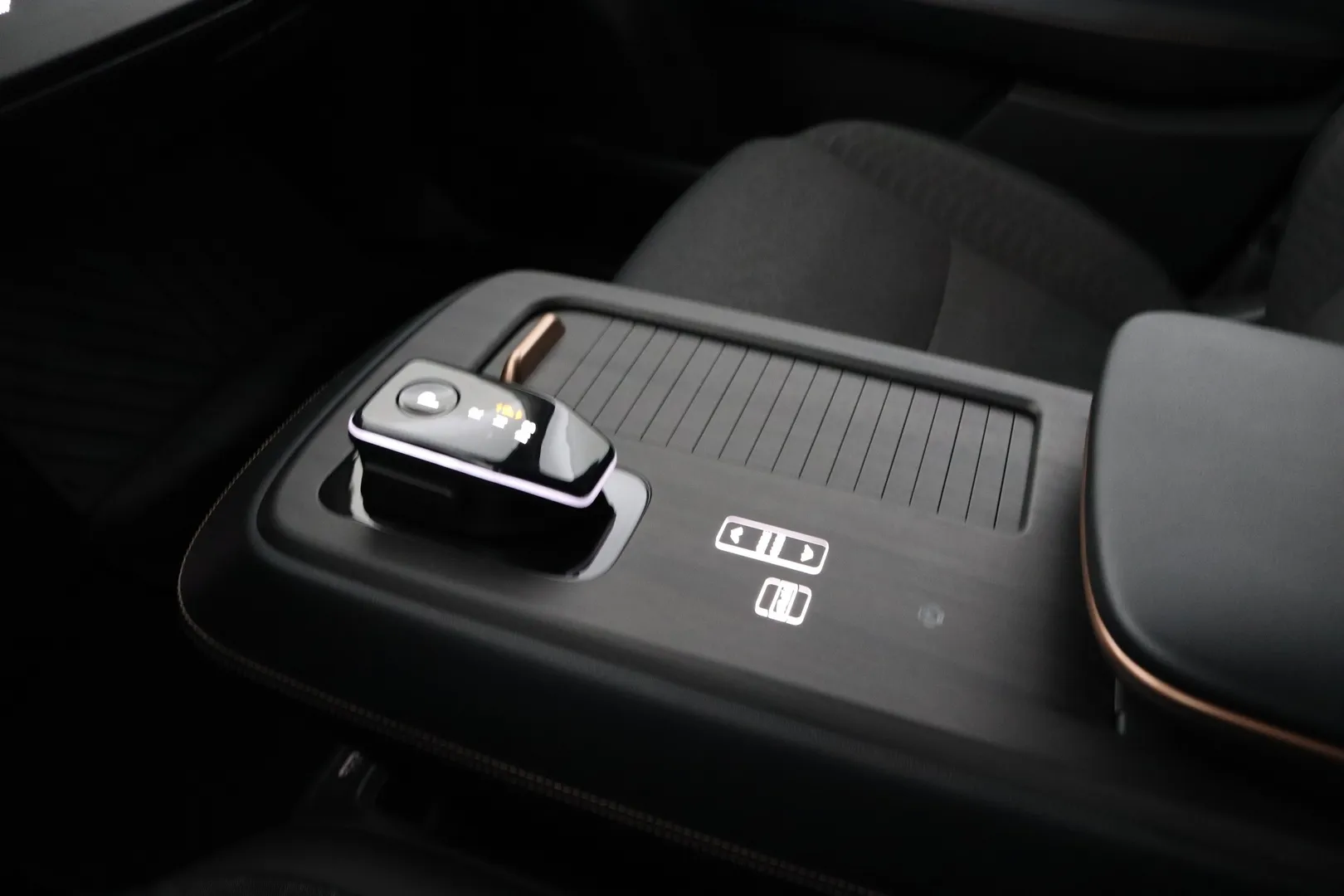 NISSAN Ariya FRG-100 carousel image