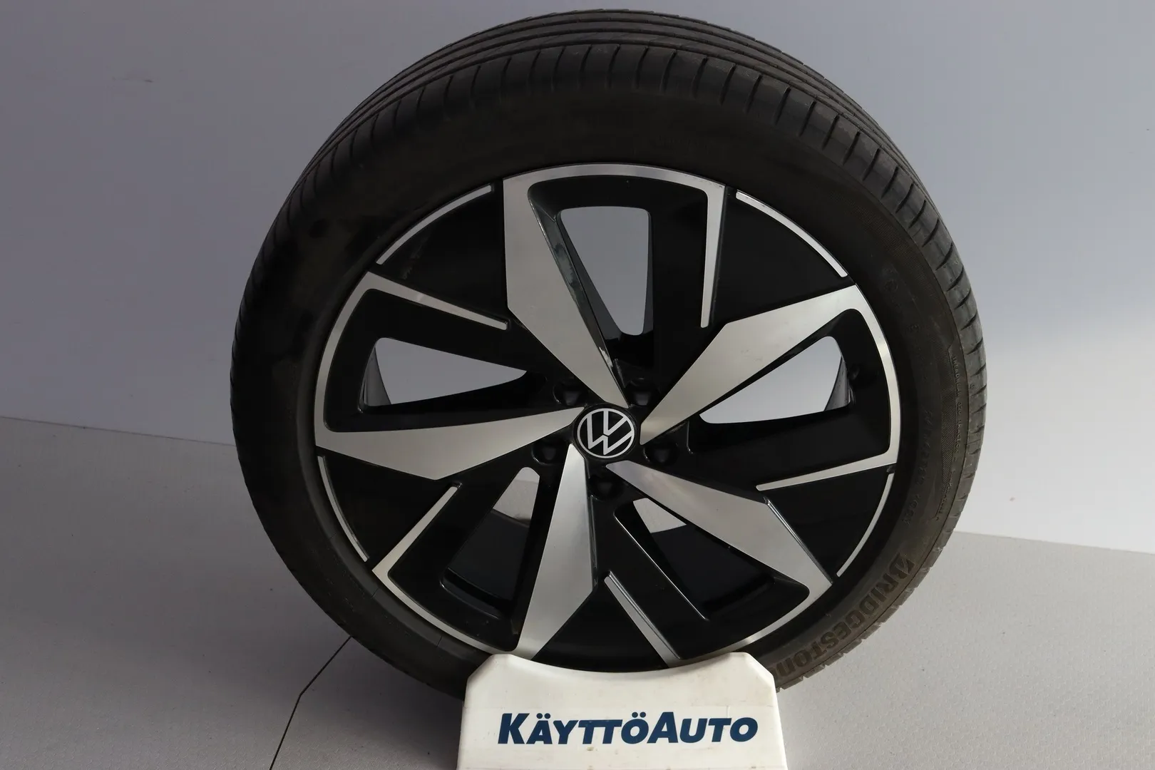 VOLKSWAGEN ID.5 RVJ-260 carousel image