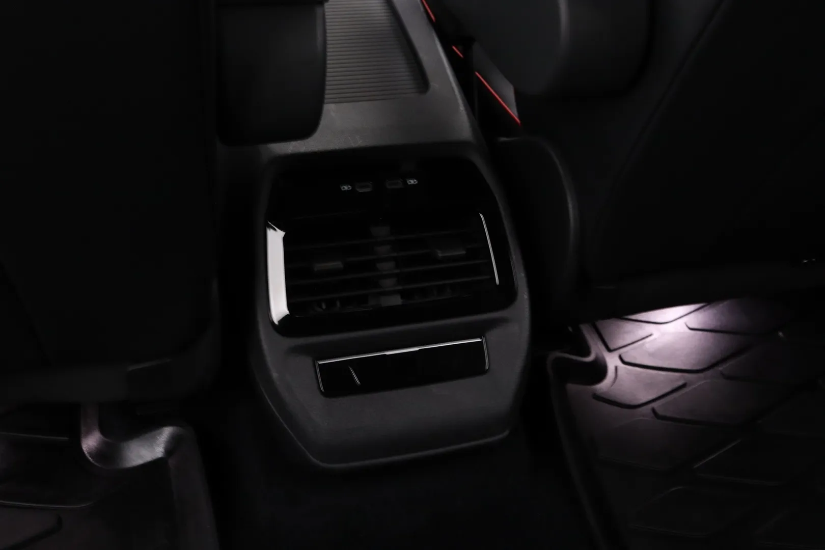 VOLKSWAGEN ID.5 RVJ-260 carousel image