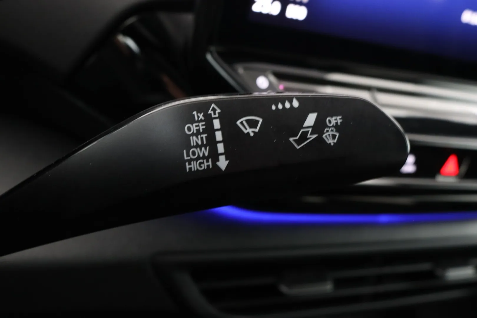 VOLKSWAGEN ID.5 RVJ-260 carousel image