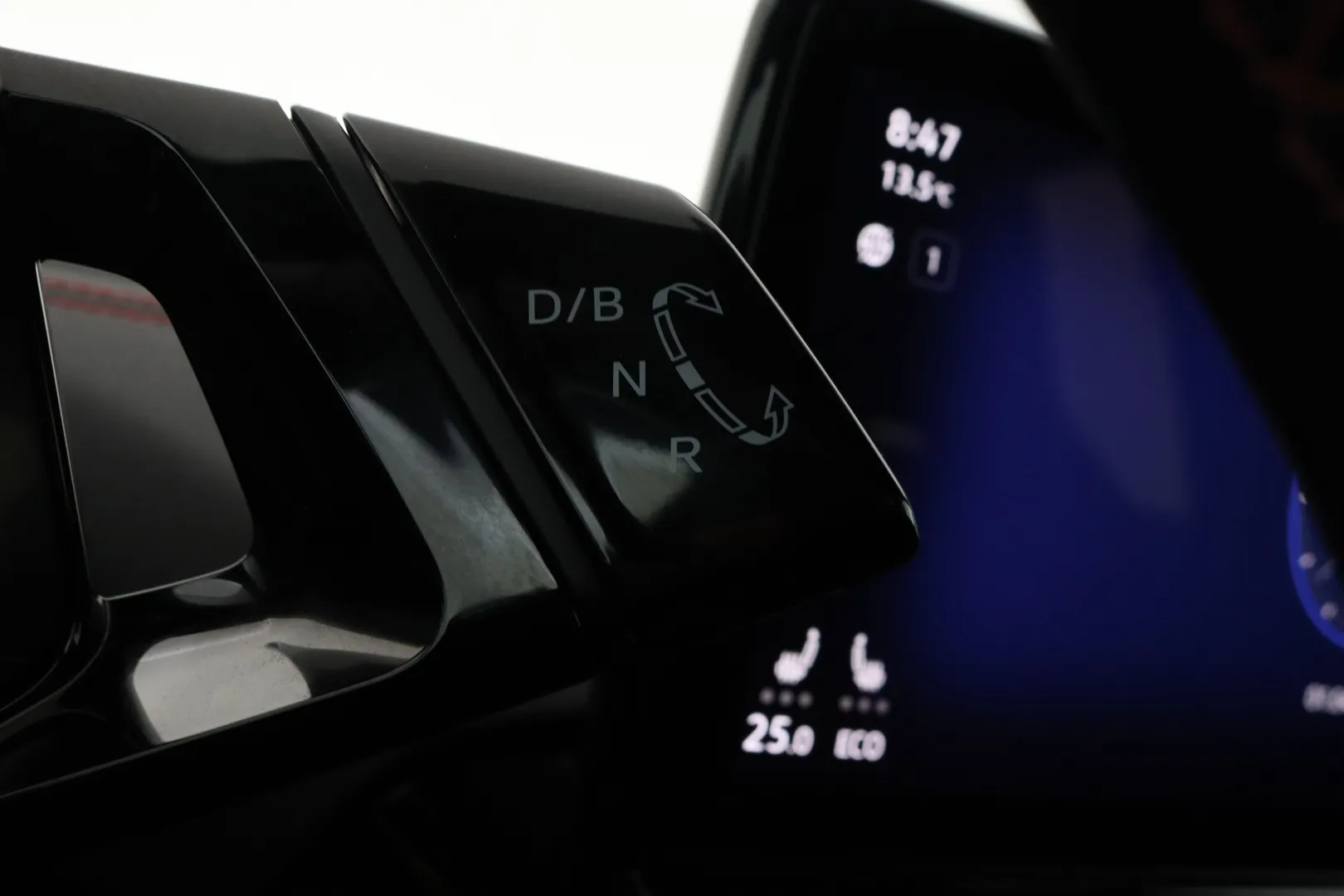 VOLKSWAGEN ID.5 RVJ-260 carousel image