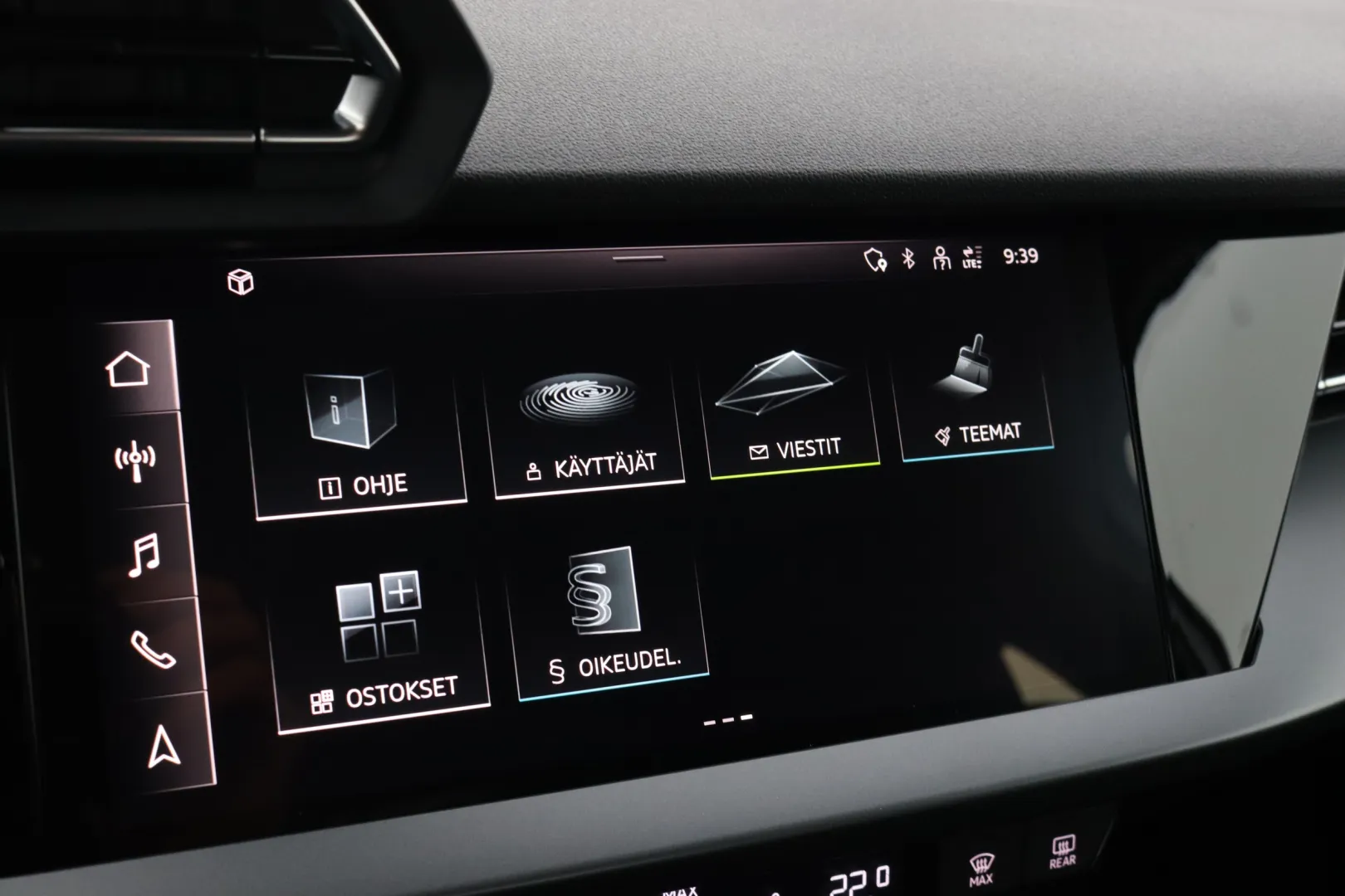 Audi A3 SZK-896 carousel image