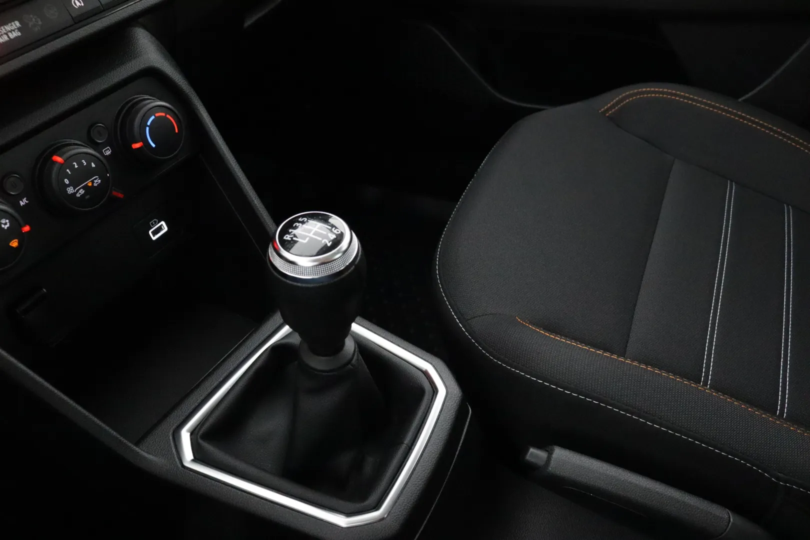 Dacia Sandero SOU-997 carousel image