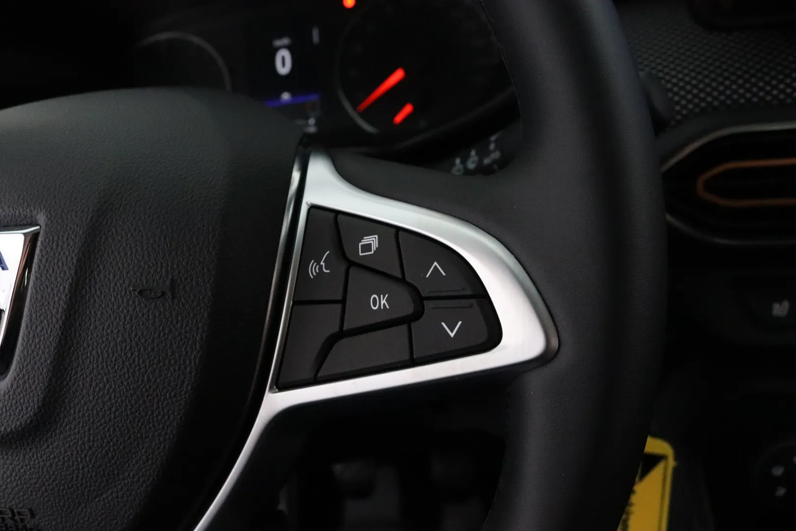 Dacia Sandero SOU-997 carousel image