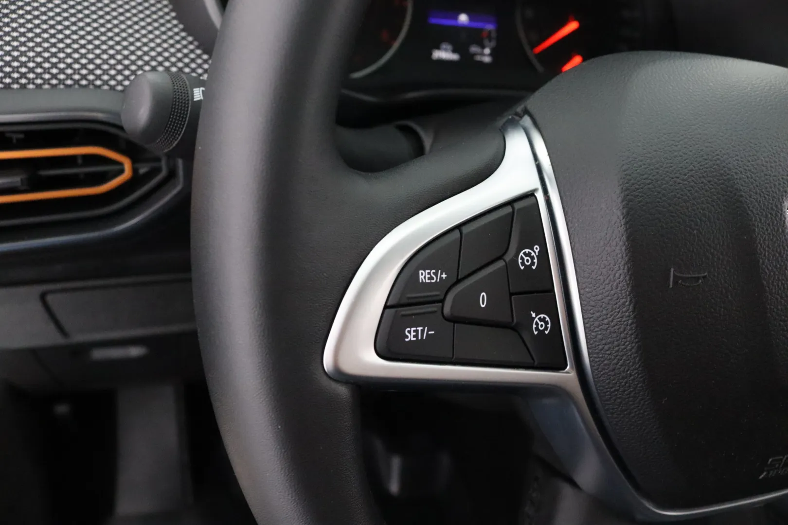 Dacia Sandero SOU-997 carousel image