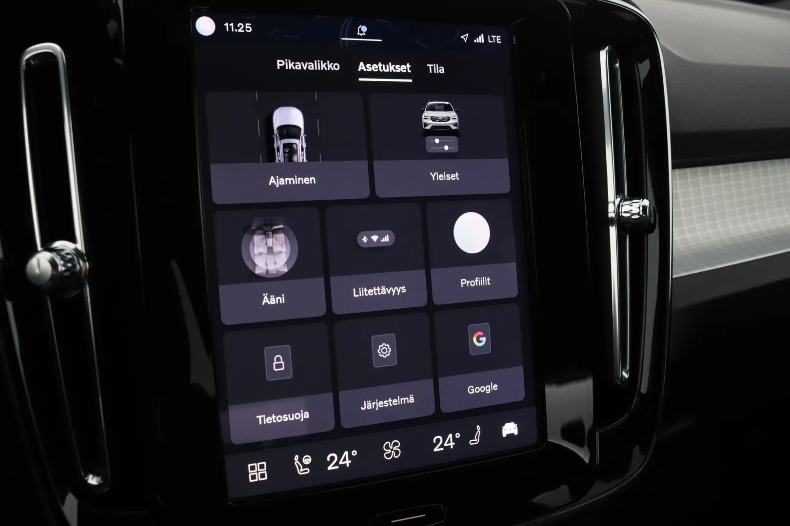 Volvo XC40 ZPO-235 carousel image
