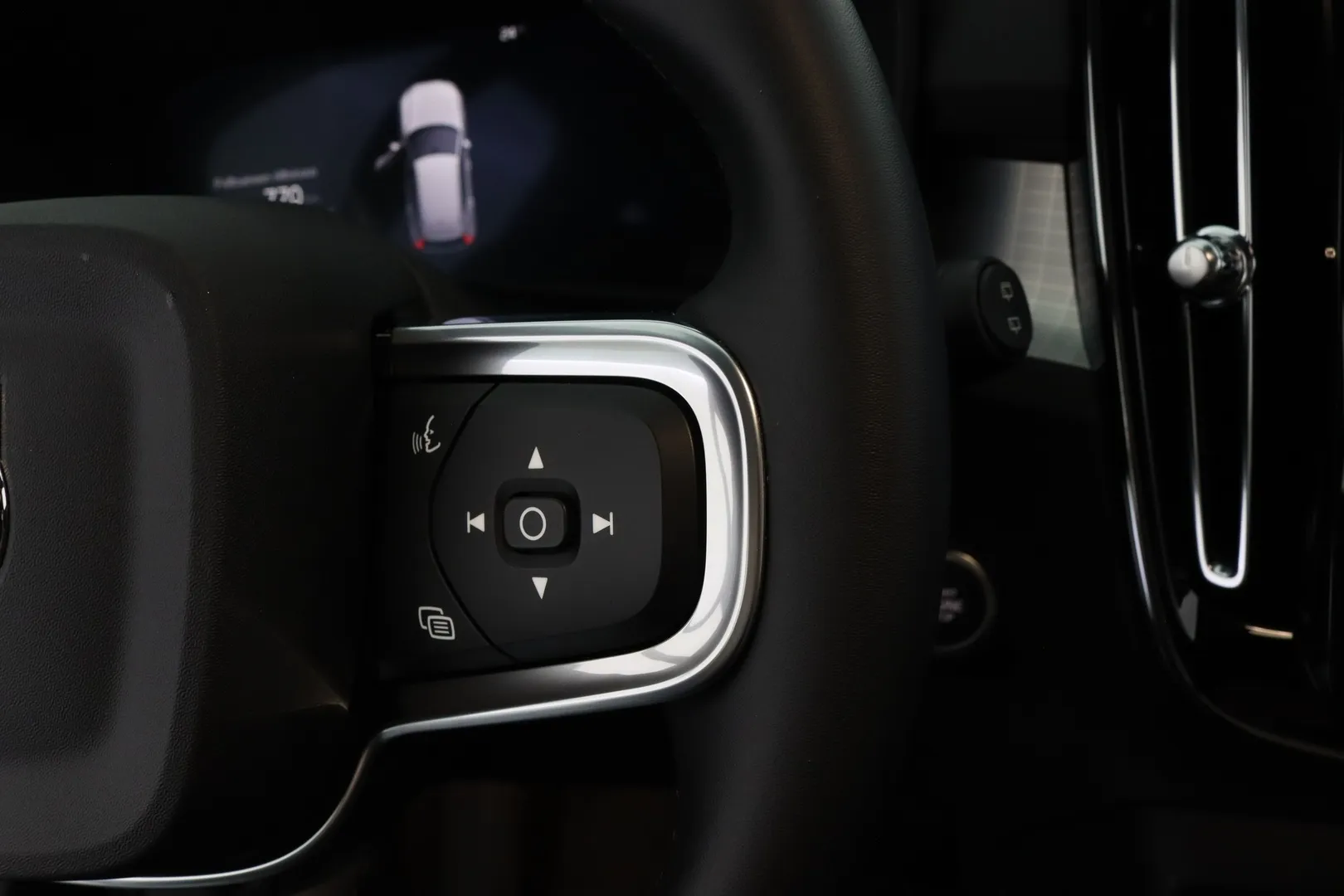 Volvo XC40 ZPO-235 carousel image