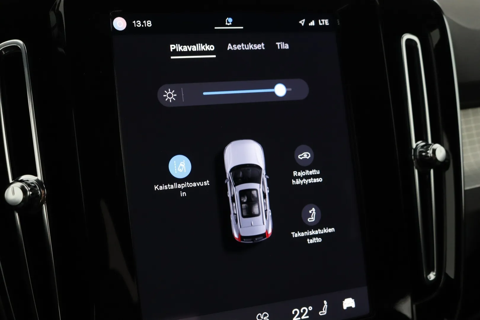 Volvo XC40 ZPL-571 carousel image