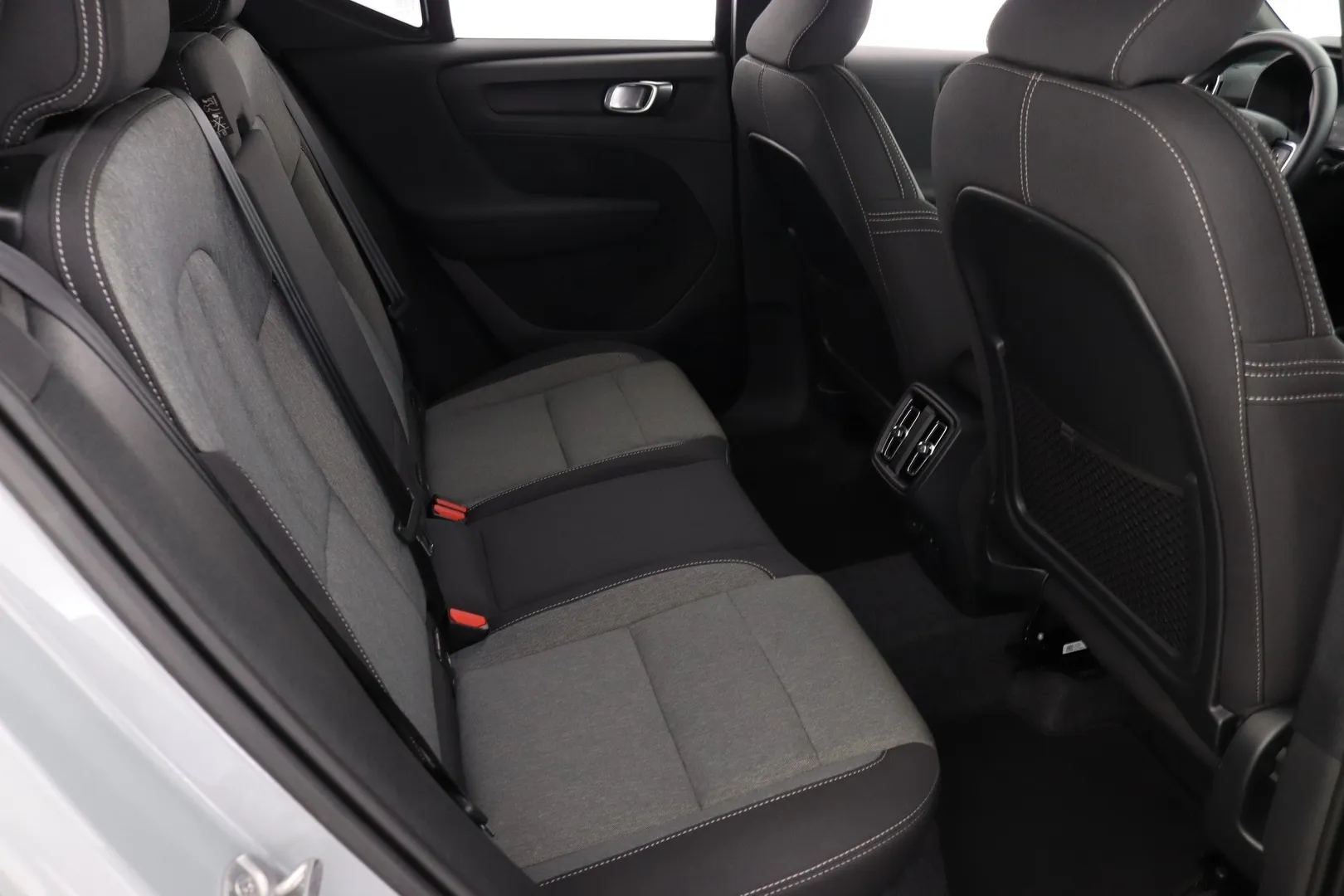 Volvo XC40 ZPL-571 carousel image