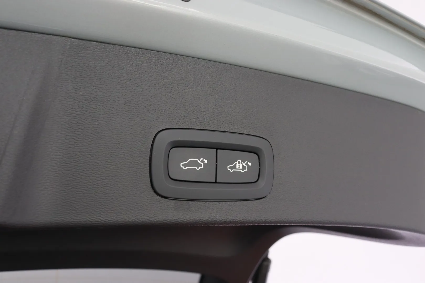 Volvo XC40 ZPL-571 carousel image
