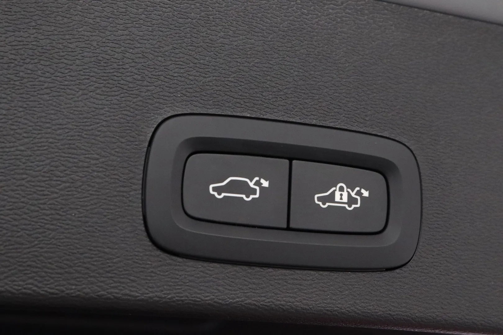 Volvo XC40 ZPL-568 carousel image