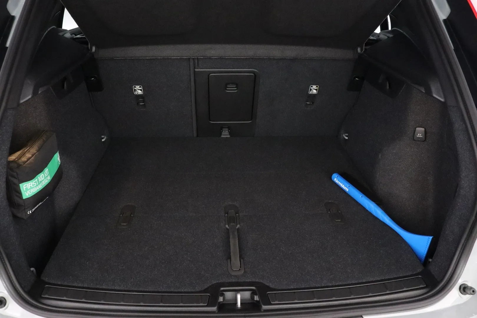 Volvo XC40 ZPL-568 carousel image