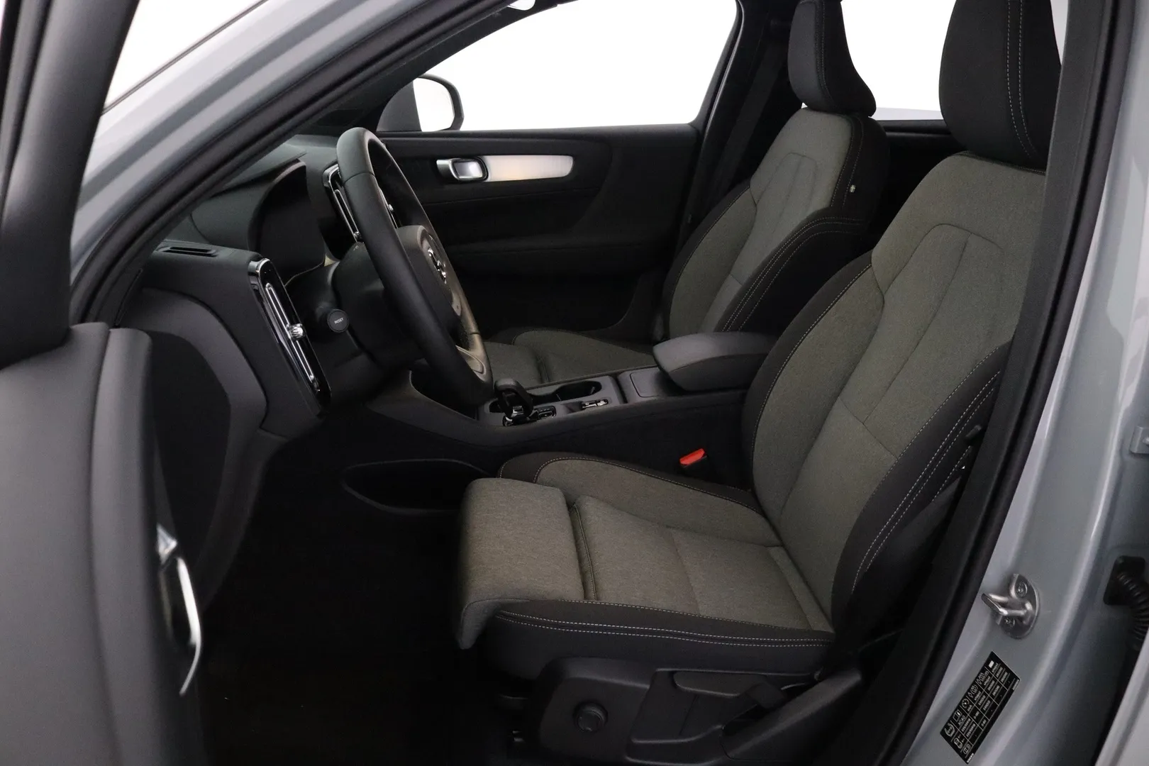 Volvo XC40 ZPL-568 carousel image